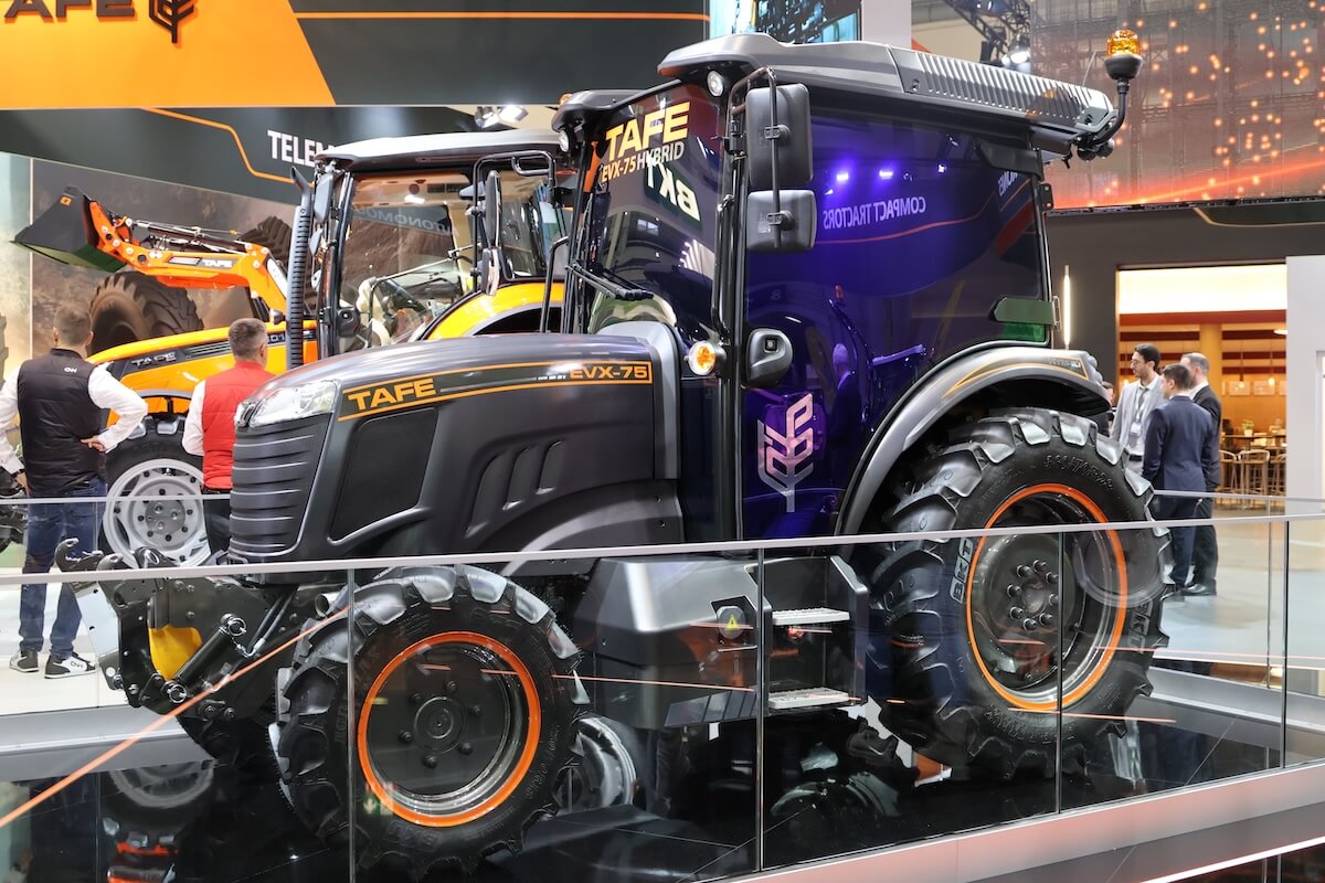 L'impostazione ibrida del Tafe EVX75 riduce i consumi e le emissioni grazie al rendimento elevato del motore diesel